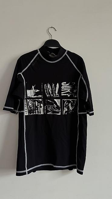 Футболки: Qısaqollu rashguard köynək - Rəng: qara, kontrast açıq boz tikişlər - — 1
