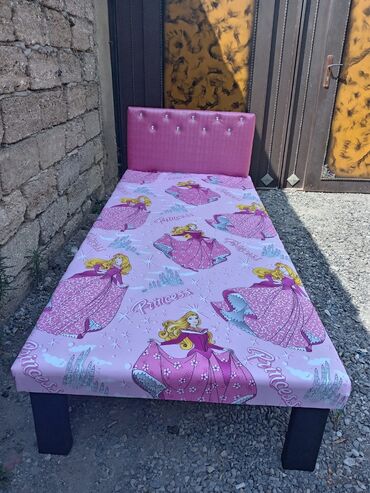 Çarpayılar: Təzə taxtlar. 1 nəfərlik çarpayılar 60 manat. 2 nəfərlik taxt 110 — 6