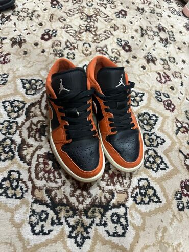 Кроссовки и спортивная обувь: Мужские кроссовки, 37.5, Air Jordan, Новый, цвет - Оранжевый, Самовывоз, Бесплатная доставка, Платная доставка