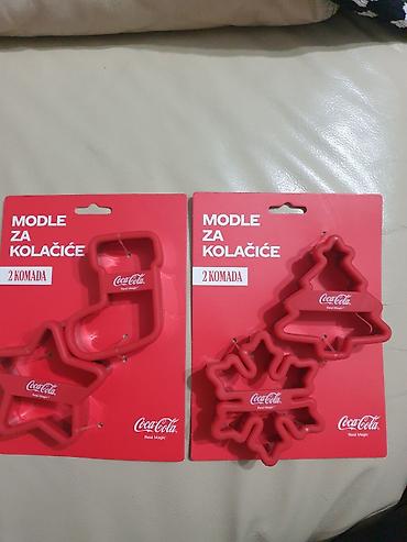 mega maxi alat: Coca‑Cola setovi modli za kolačiće – 2 komada po pakovanju. Crvene — 1