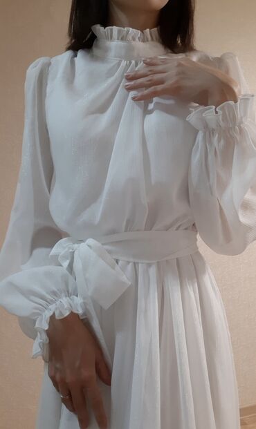 платья белые: Вечернее платье, Длинная модель, S (EU 36), M (EU 38)