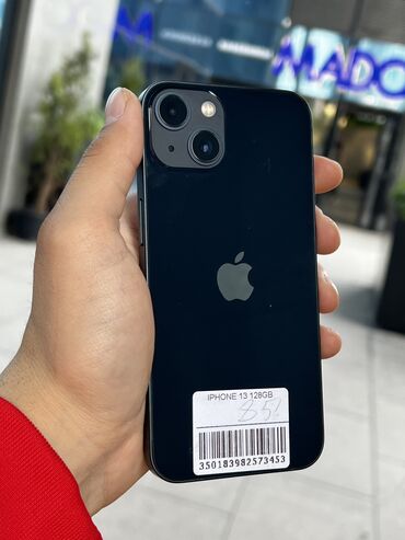 Apple iPhone: IPhone 13, Б/у, 128 ГБ, Midnight, Защитное стекло, Чехол, В рассрочку, 85 %