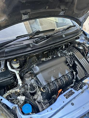 бюджетные электромобили: Honda Fit: 2003 г., Автомат, Бензин, Хэтчбэк — 5