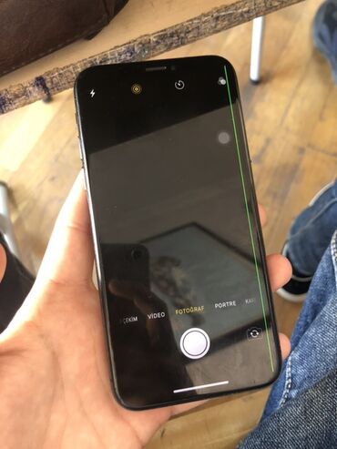 Apple iPhone: IPhone X, Qara, Qırıq — 5