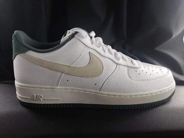 cipele brodarice muške: Nike Air Force 1
Broj 48.5
Gaziste 32 cm
Cena 120e