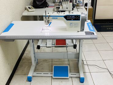 бытовая машинка: Швейная машина Автомат