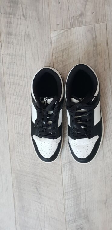 Women's Sneakers and athletic shoes: 40, bоја - Crna — 8