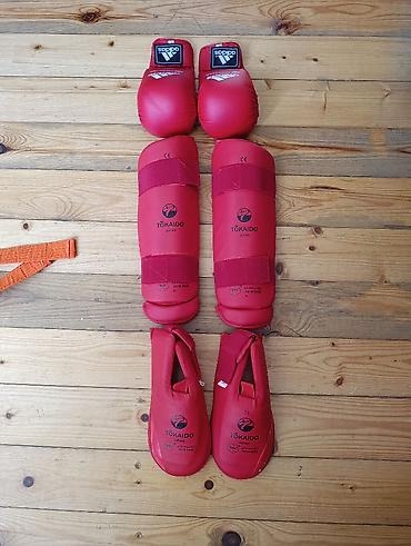 Karate üçün tam qoruyucu dəst – qırmızı rəng Tərkib: - Adidas WKF