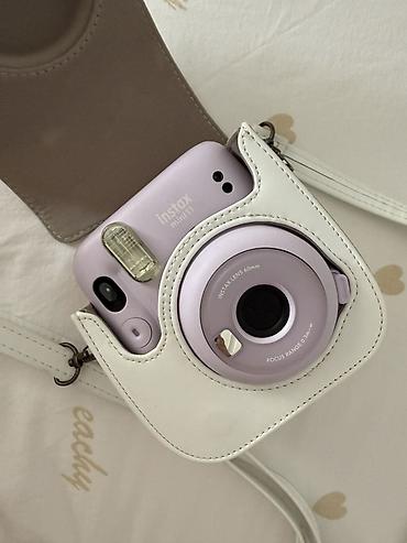 mac mini: Fujifilm Instax Mini 11 (лавандовый) с фирменным чехлом через плечо - — 1