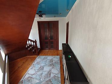 хата в оше: 🏡 Тойлор жана эс алуу үчүн чоң үй ижарага берилет! Кыз узатуу, куда — 8
