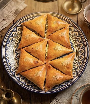 Заказ алабыз Самсы, пирожки, сосиска, чебуреки, беляши, боорсок