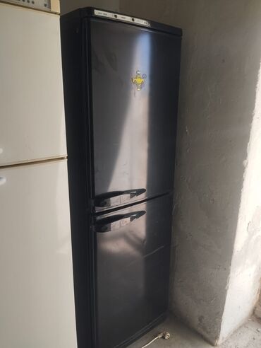 Soyuducular: 2 qapılı Indesit Soyuducu Satılır, rəng - Qara