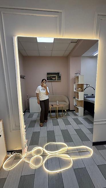 Бизнес үчүн жабдуулар: Продаю зеркало, состояние хорошее, без трещин Размер высота 200 — 4