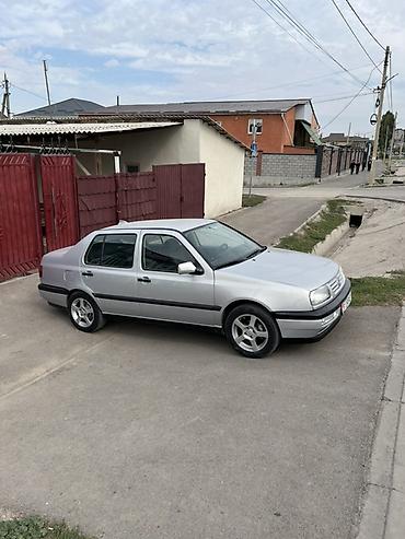 Volkswagen: Volkswagen Vento: 1993 г., 1.8 л, Механика, Бензин, Седан — 2