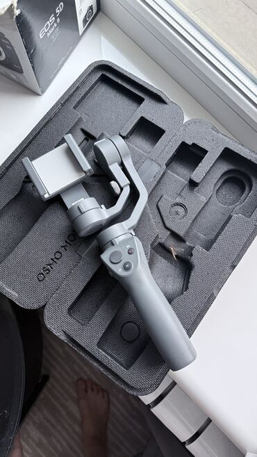 Другие аксессуары для фото/видео: Стабилизатор DJI Osmo Mobile 2 для смартфона. Компактный и легкий
