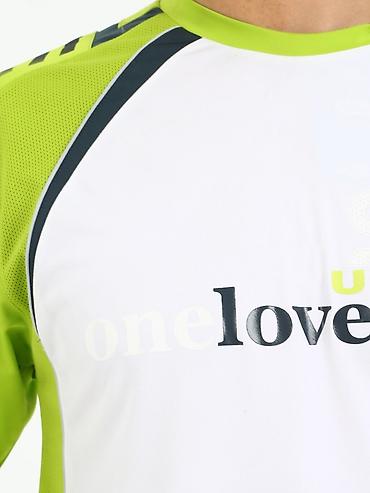 Футболки: Футболка UMBRO One Love Материал: Climacool (Холодок) Цена 1200 с — 18