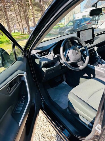 Toyota: 2023 cü il Dekabr buraxilişdi.2024cü il Toyota servisden alinib. Rəsmi — 8