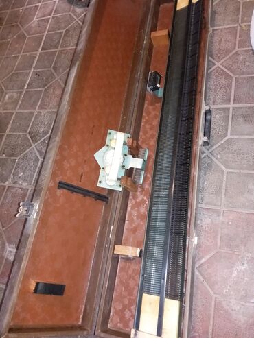 Paltaryuyan maşınlar: Tikiş maşını Baby Lock, Yeni,Mexaniki, 4 saplı, Ünvandan götürmə