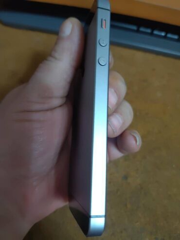 Apple iPhone: Apple iPhone iPhone SE, 32 GB, Black Titanium, Otisak prsta — 9