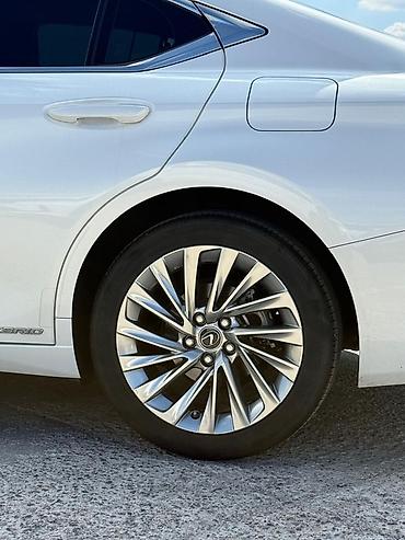 lexus es бампер: Lexus ES: 2021 г., Гибрид, Седан — 7
