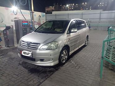 Toyota Ipsum: 2003 г., 2.4 л, Автомат, Бензин, Минивэн
