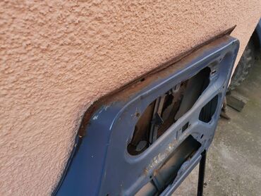 Auto delovi: Vrata zadnja desna Lada 2107 Riva,2105 u plavoj boji ZD1. Vrata su — 10