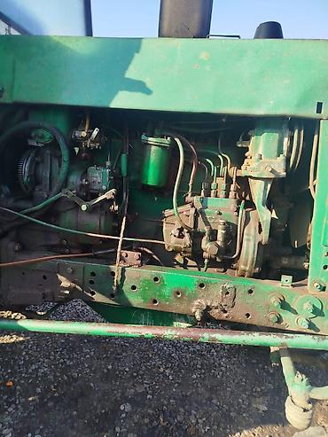 Traktorlar: Yaşıl rəngli kabinəli traktor - Kabin: metal karkaslı, geniş ön şüşə — 12