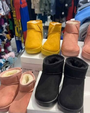 zenska obuca za kisu: Boots, Size - 34