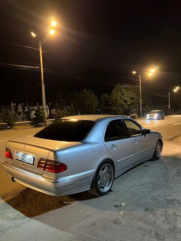 черные замшевые сапоги: Mercedes-Benz E-Class: 1998 г., 2 л, Автомат, Газ, Седан