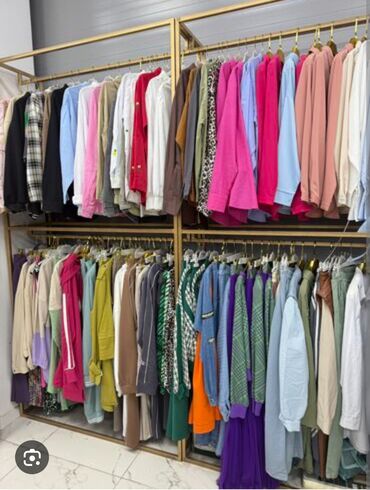 магазинная вешалка для одежды: Вешалка для одежды для магазина в отличном состоянии высота 190см