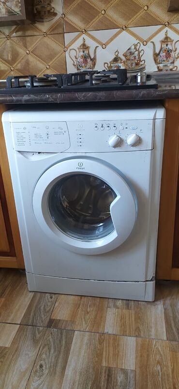 qabyuyan maşin: Paltaryuyan maşın Indesit, 6 kq, İşlənmiş, Avtomat, Qurutma var, Kredit yoxdur, Ünvandan götürmə, Ödənişli çatdırılma