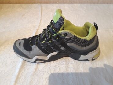 terrex: Продаются женские кроссовки Adidas Terrex, размер 37-38, состояние
