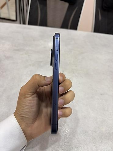 айфон их: IPhone 17 Pro Max, Б/у, 256 ГБ, Синий, Чехол, 95 % — 3