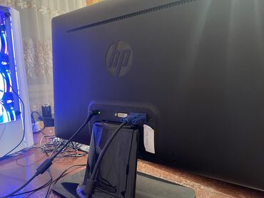 Monitorlar: HP 2211x monitor ( ideal vəziyyətdə