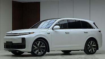 Lixiang: Lixiang L7: 2023 г., 1.5 л, Автомат, Электромобиль, Кроссовер — 1