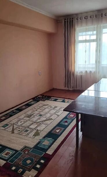 квартира с подсления: 2 бөлмө, 52 кв. м, Жеке план, 4 кабат, Эски ремонт