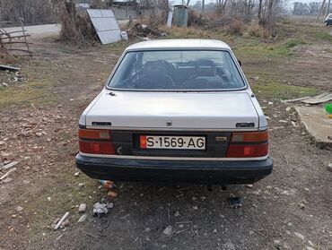 арзан автомобил: Mazda 626: 1987 г., 2 л, Механика, Бензин, Седан