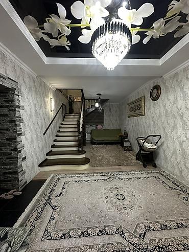 дом двух этажный: 6 комнат и более, 250 м², 5 соток, Каракол, Собственник — 4