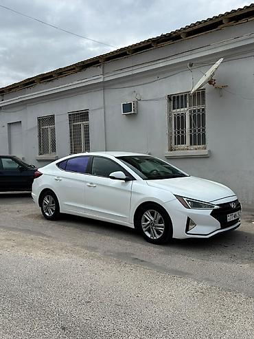 elantra 2020: Hyundai Elantra: 2 l | 2020 il Sedan — 5