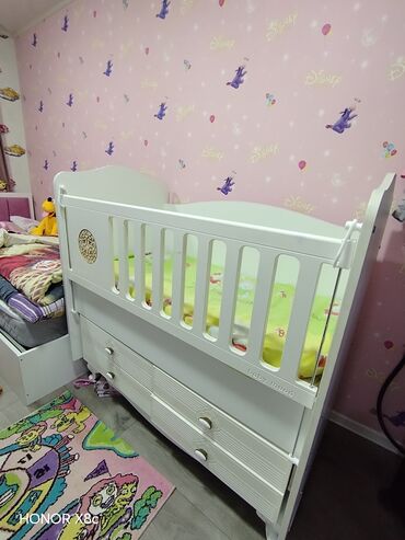 yan bardak: Oğlan və qız üçün, Dördbucaq, Beşik, Dəstsiz, Matras ilə, Yellənmə mexanizmsiz