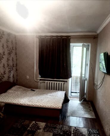 как купить квартиру в бишкеке: 1 бөлмө, 31 кв. м, Хрущевка, 2 кабат, Косметикалык ремонт