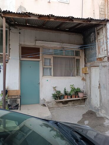 zabitler evi: Bakı, 20-ci sahə, 3 otaqlı, Köhnə tikili, m. İçərişəhər, 52 kv. m