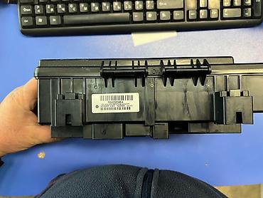 çen: Mopar/Chrysler ön kapot altı sığorta və rele qutusu (TIPM/Power — 1