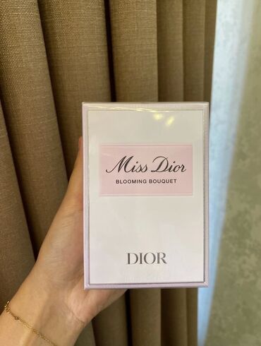 amber elixir mystery: Miss Dior Blooming Bouquet Xüsusiyyətlər: - Zərif, çiçəksi