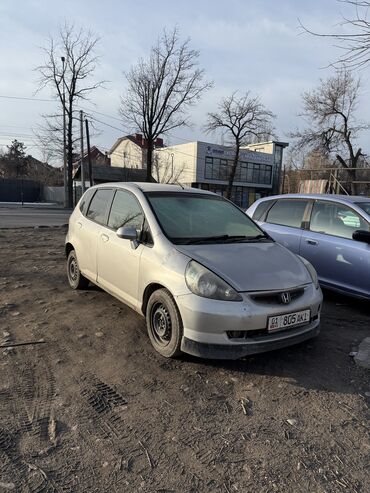 Легковой транспорт: Сдаю в аренду: Легковое авто, Под такси