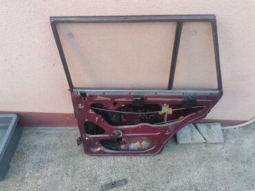 Auto delovi: Vrata zadnja desna Lada 2104 Karavan(bordo). Skinuta sa rastavljenog — 10