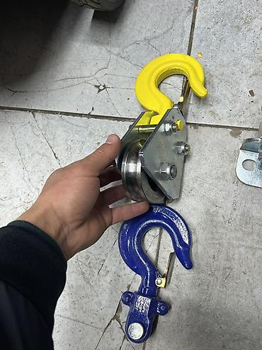 Другие инструменты: Электрическая канатная лебёдка Грузоподъёмность 2500кг Напряжения — 10