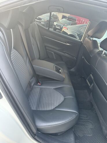 Toyota: Toyota Camry: 2021 г., 2.5 л, Автомат, Гибрид, Седан — 12