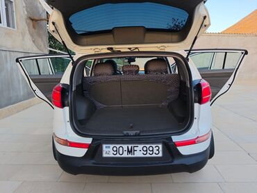 Kia: Kia Sportage: 2.4 l | 2011 il Sedan — 26