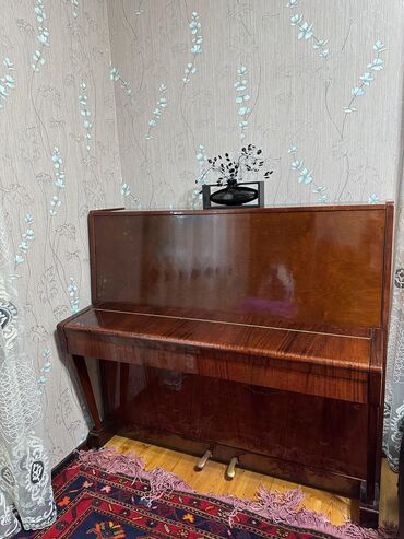 music gallery piano: Belarus pianino,ideal veziyyetde